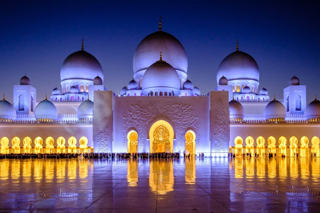 Visit The Grand Mosque In Abu Dhabi My Vacation In Dubai